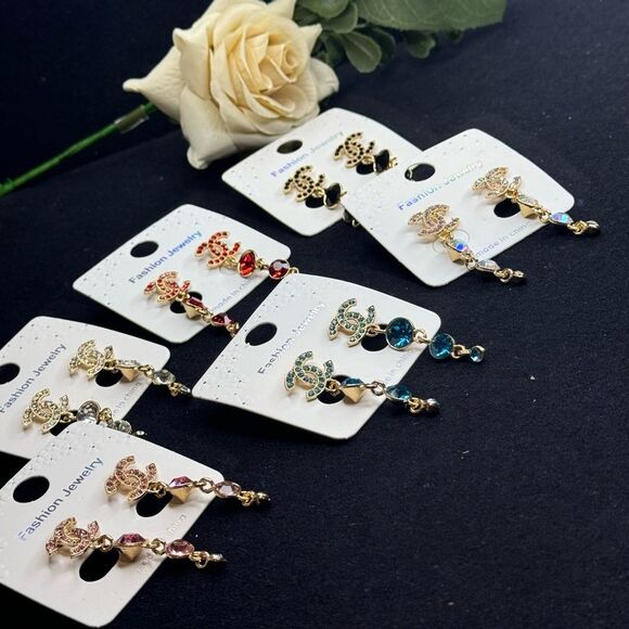 Turquoise Crystal Dangling Fashion Earrings - Picture 2 of 3